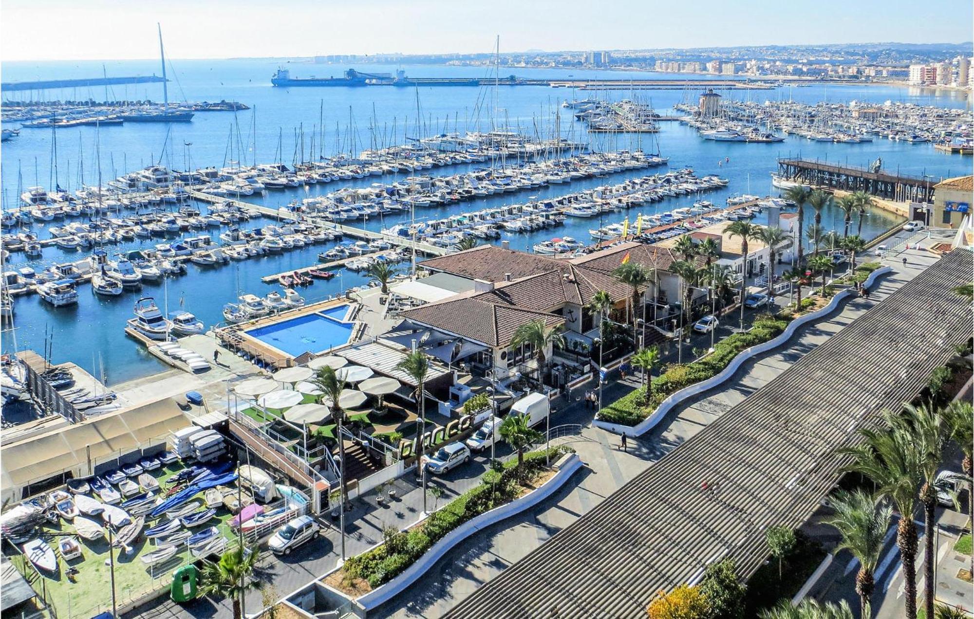 2 Bedroom Stunning Apartment In Torrevieja Exteriér fotografie
